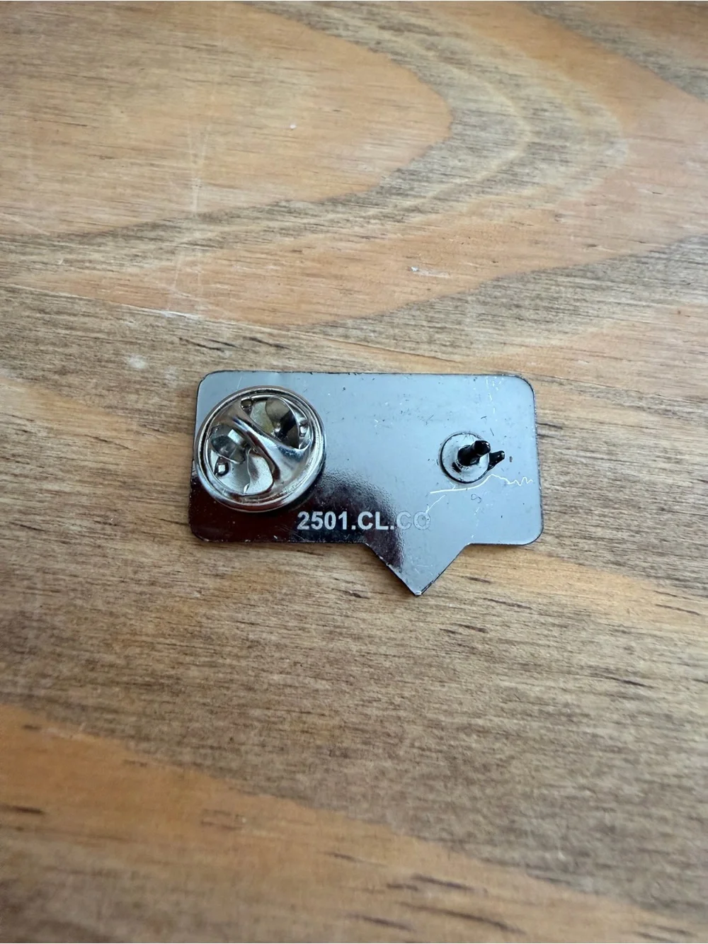 Enamel Like Icon Pin - Red Social Heart 2501